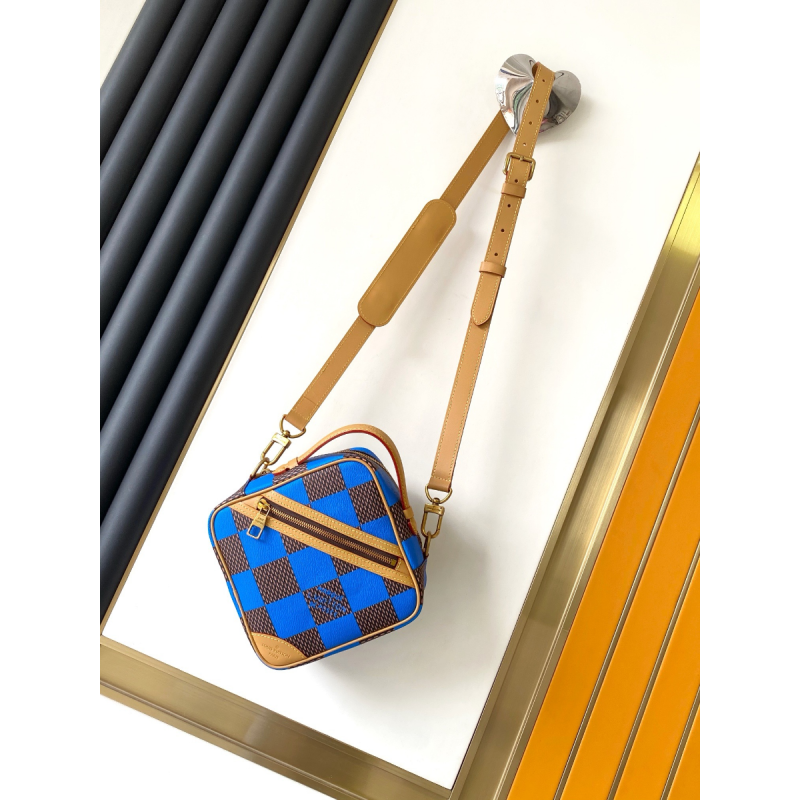 N40547 Chess Messenger 