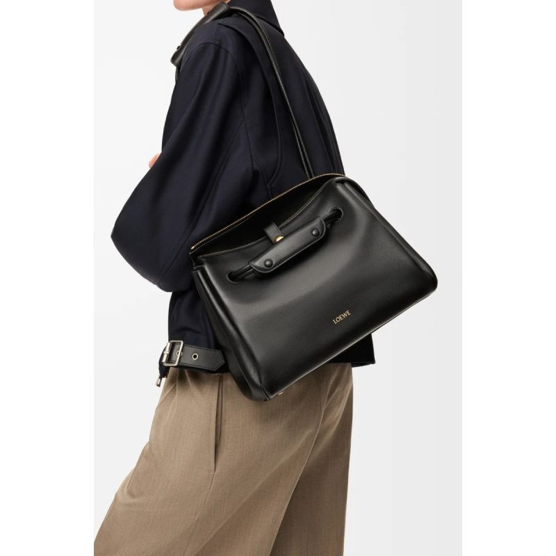 Loewe Medium Madrid bag in supple calfskin-Black