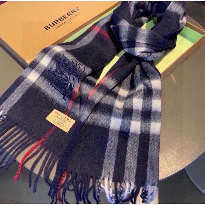 Buerberry Classic Check Cashmere scarf