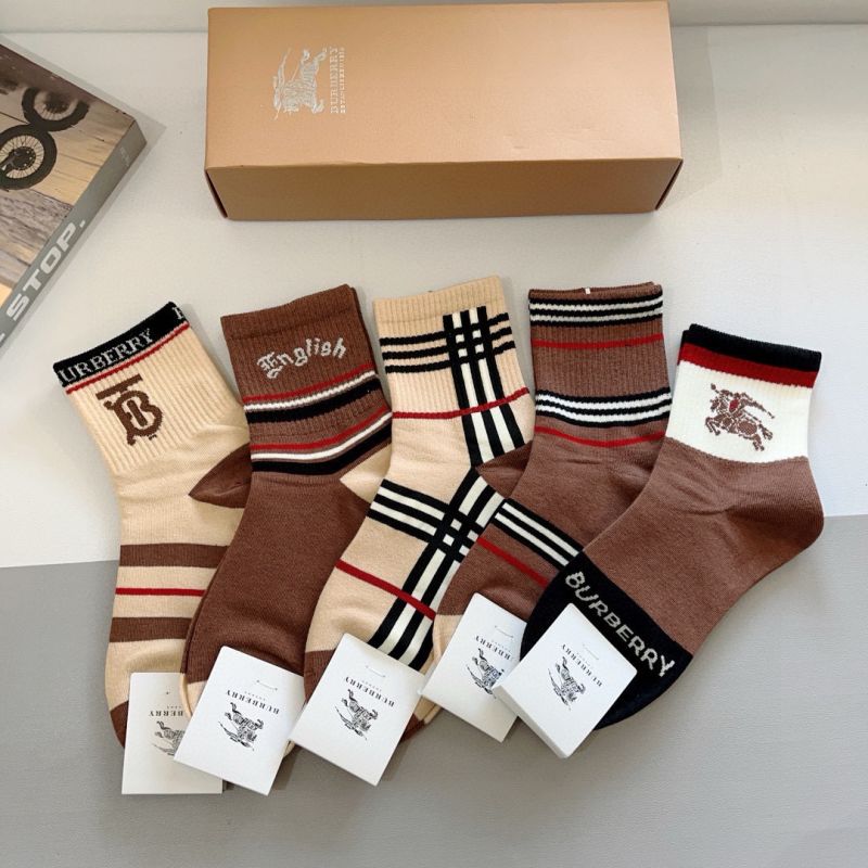 Burberry socks ( 5 pairs)